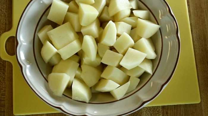 нарезанный картофель